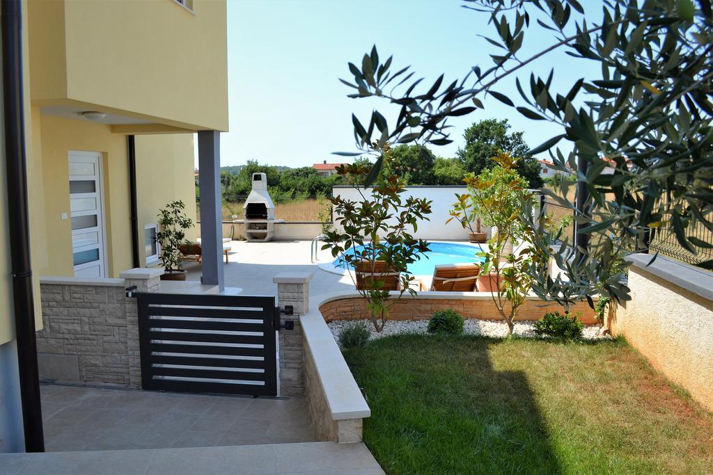 Villa Cera Pula Ngoại thất bức ảnh