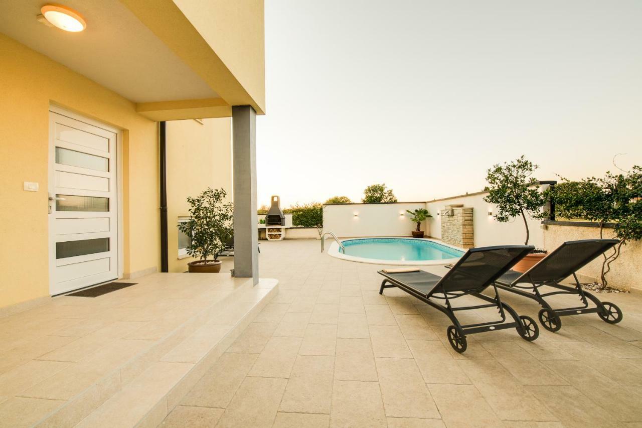 Villa Cera Pula Ngoại thất bức ảnh