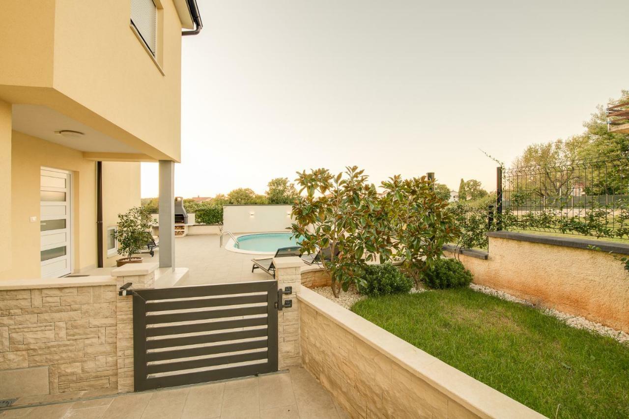 Villa Cera Pula Ngoại thất bức ảnh